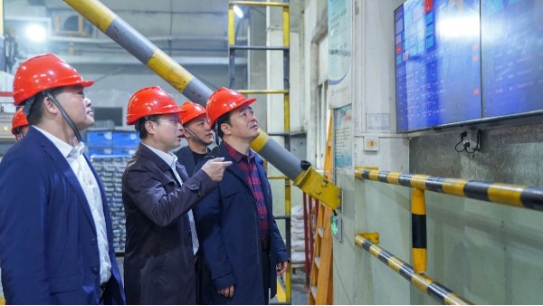 铆足干劲开新局 ！镇党委书记赵胤率队走访星座娱乐科技，调研复工复产